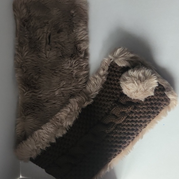 Knitted and Faux Fur Snood - Picture 10 of 12